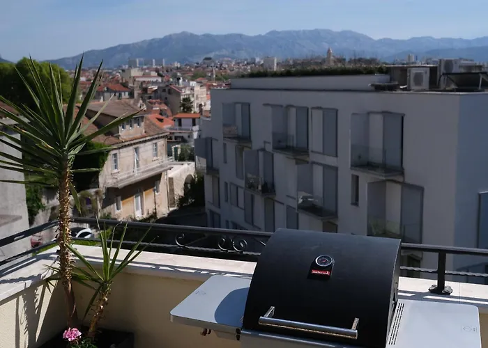 Prime Location Penthouse With A Large Terrace Apartman *