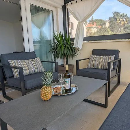 Prime Location Penthouse With A Large Terrace Appartamento